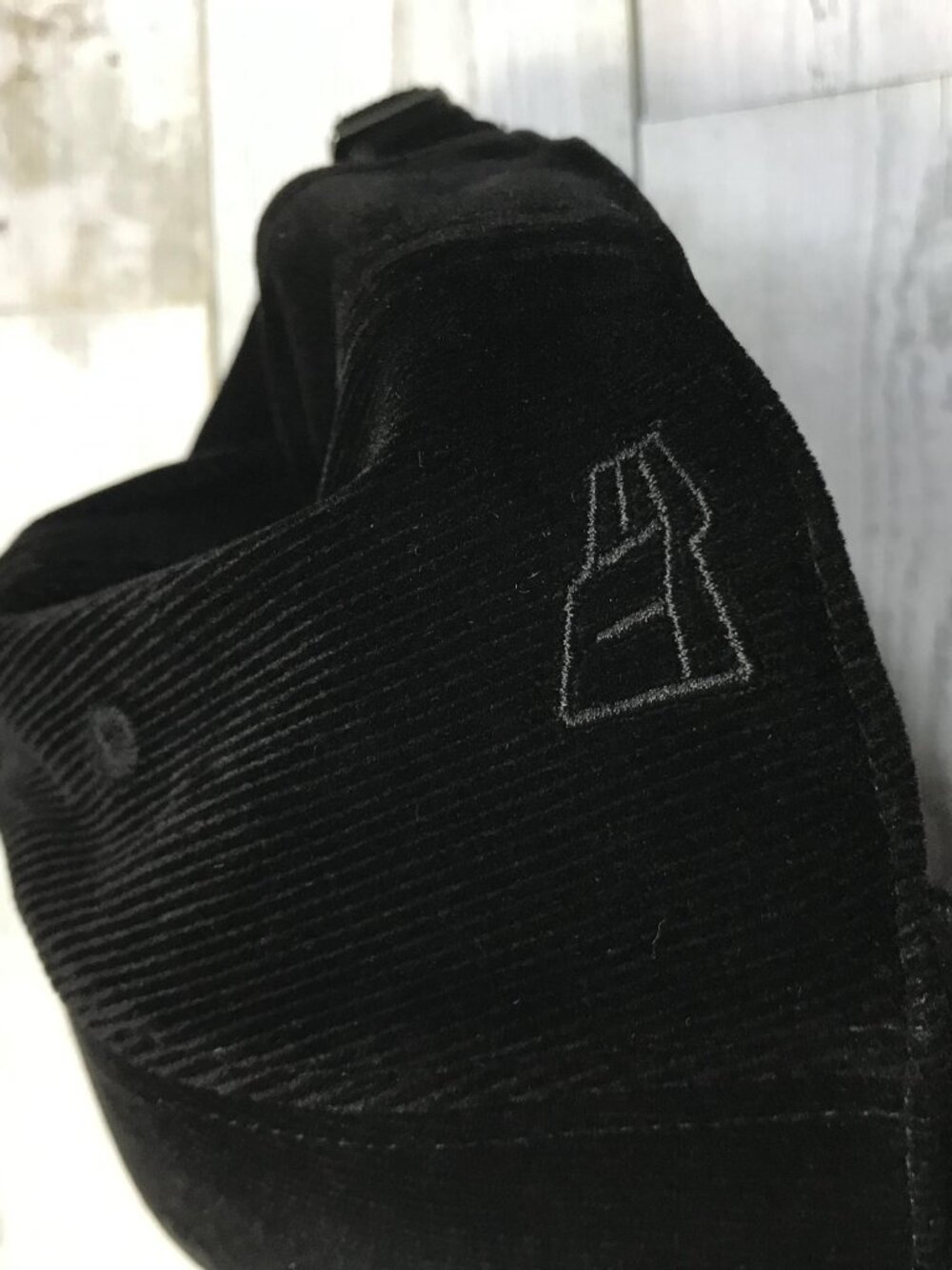 YSL Tyron logo-embroidered corduroy cap - Picture 7 of 9